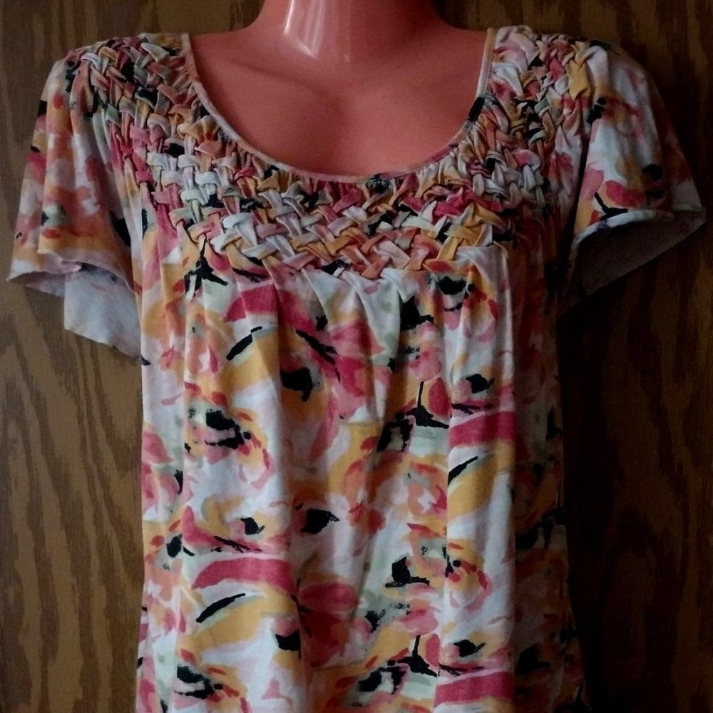 1X Style & Co. short sleeve watercolor top - Picture 2 of 4